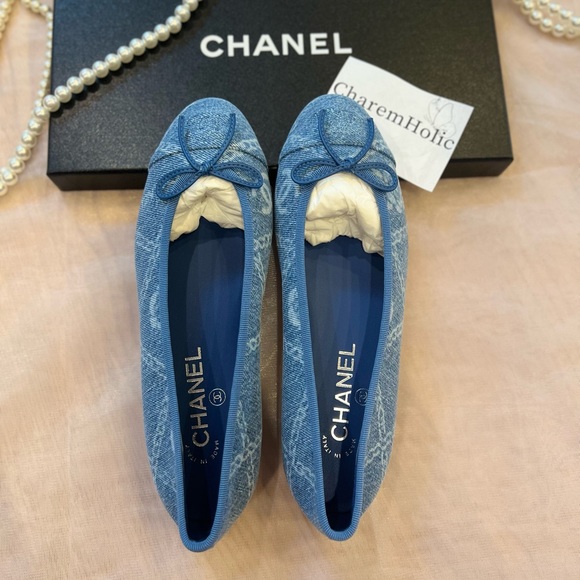 New! CHANEL 23A 🩵 Blue White Denim Ballet Ballerinas Flats Shoes Size 37.5 - Picture 1 of 8